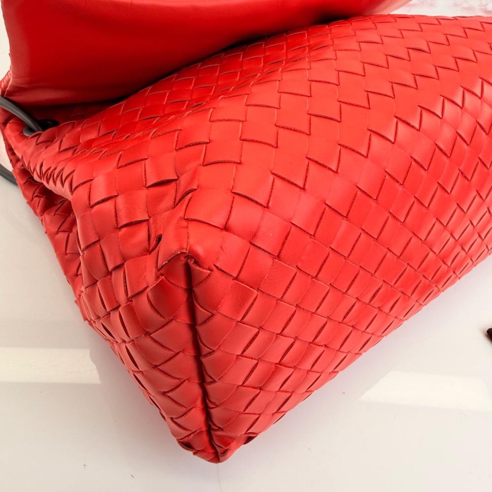 Bottega Veneta Intrecciato Leather Red Flap Shoulder Bag - Picture 7 of 16